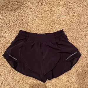 Lululemon Hotty Hot shorts 2.5 inch!